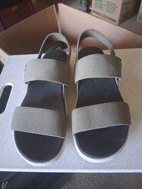 Womens Casual Olive Green Two-Strap Elastic Sandals Size 8